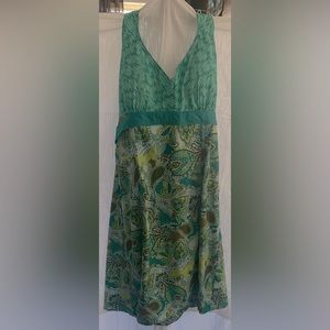 Athleisure is super hottt with Athleta